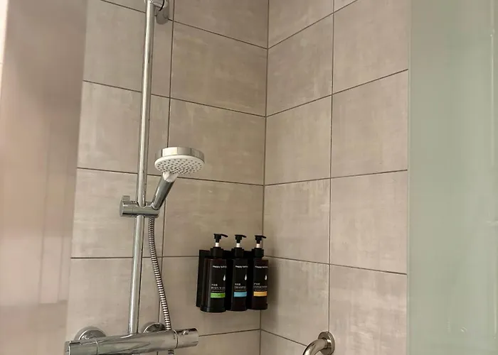 Lägenhet The Cypress House - Historical Center With Ac Varenna